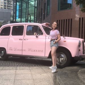 Meet your Posher, Olivia